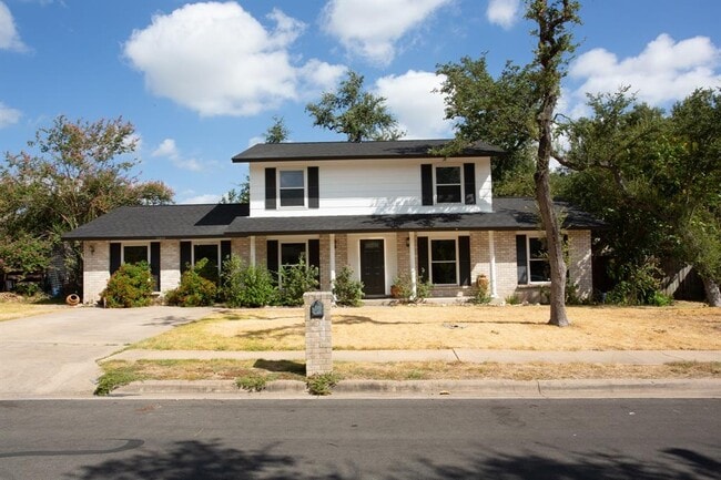 Building Photo - 10404 Doering Ln