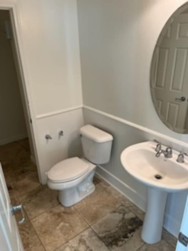 Building Photo - 4BD/2.5BATH FAMILY HOME-$4100 PER MO.