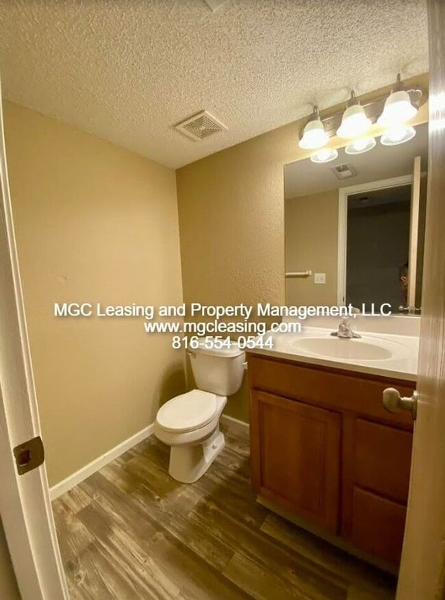 Building Photo - Enjoy Winter In Your Charming Townhome At Timber's East!