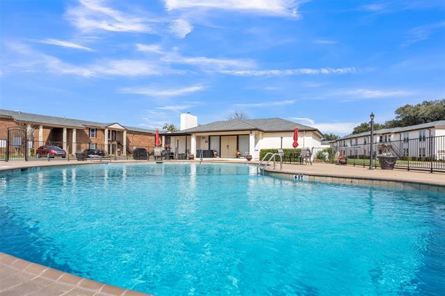 Building Photo - 4024 Ridglea Country Club Dr