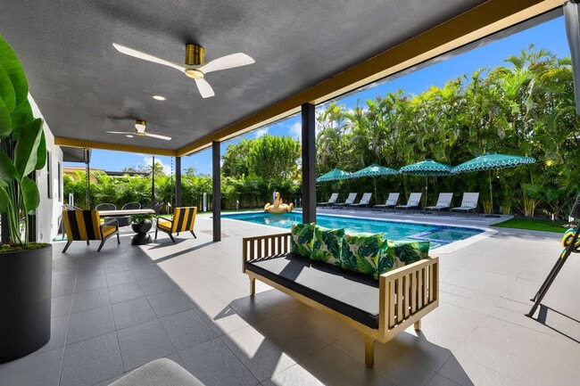 Building Photo - 10366 NW 15th St