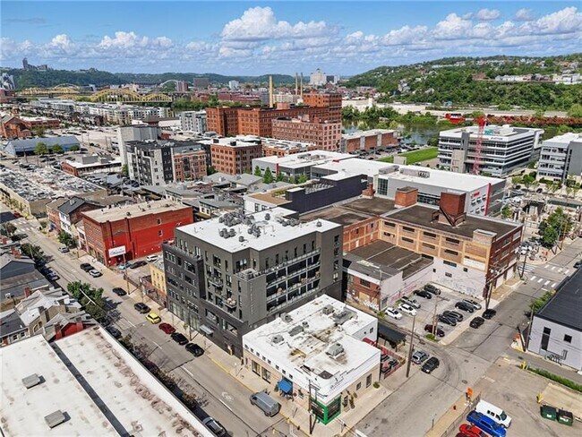 Building Photo - 2545 Penn Ave