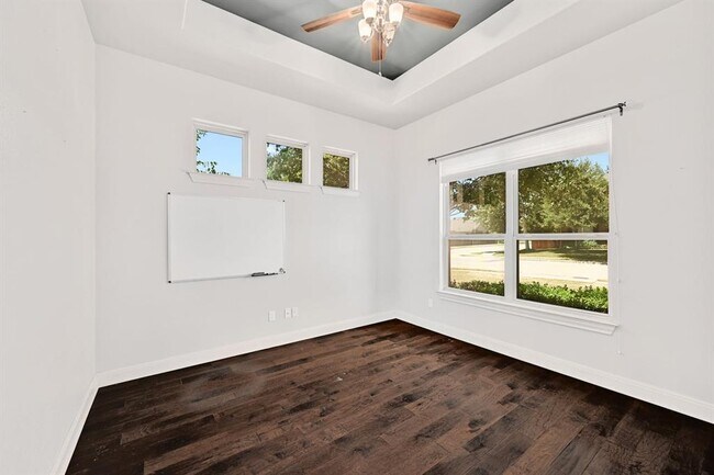 Building Photo - 1800 Camino Alemeda