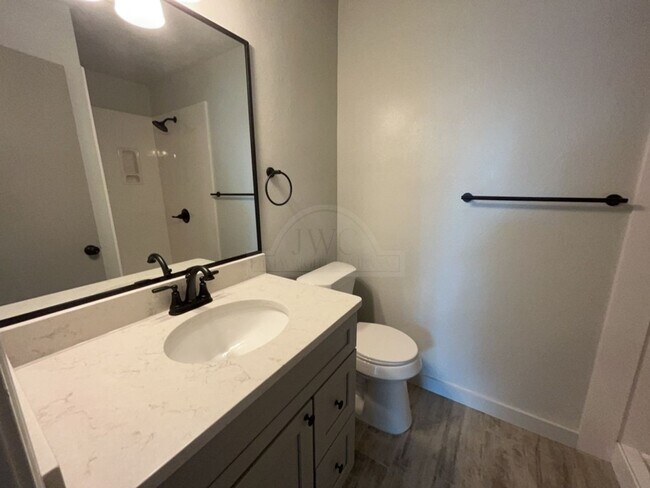 Building Photo - 1801 Hammond Dr