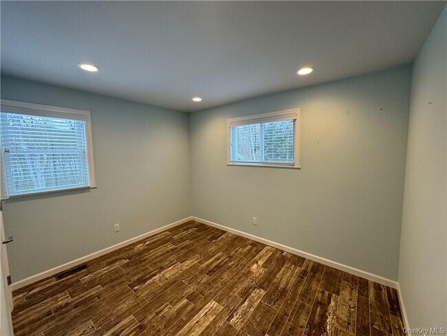 Building Photo - 317 Overlook Ct