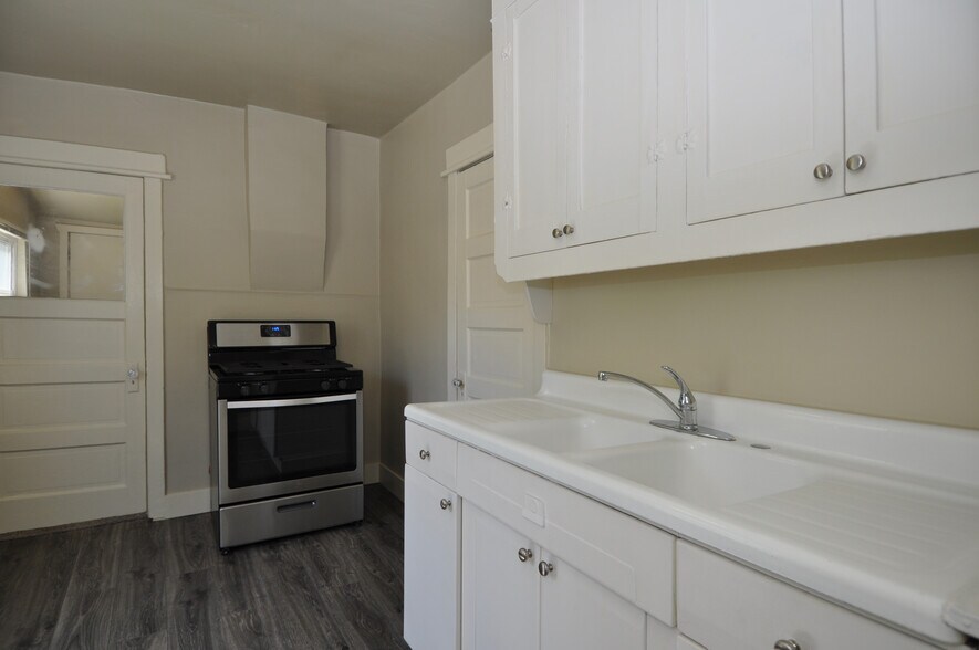 Building Photo - 155 W Paxton Ave