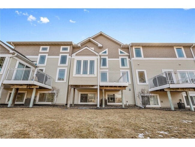 Building Photo - 5046 Yuma Ln N