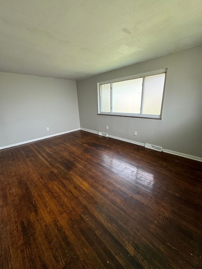 Building Photo - 920-922 Lamberton Street