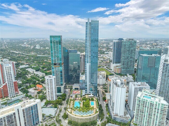 Building Photo - 1435 Brickell Ave