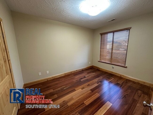 Building Photo - Village on the Heights