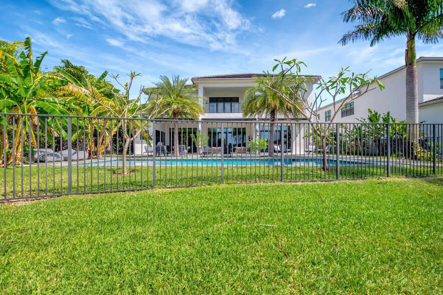 Building Photo - 17353 Rosella Rd