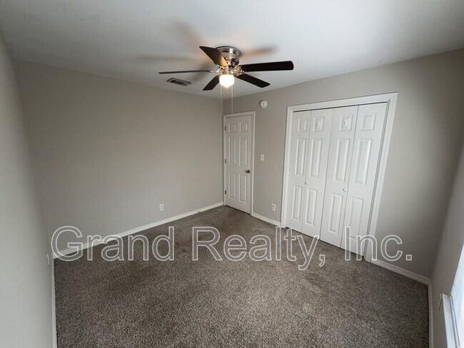 Building Photo - 6464 Outer Dr