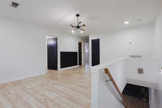 Building Photo - 10411 Rippling Fields Dr
