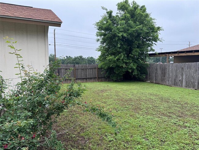 Building Photo - 11715 Birchbark Trail