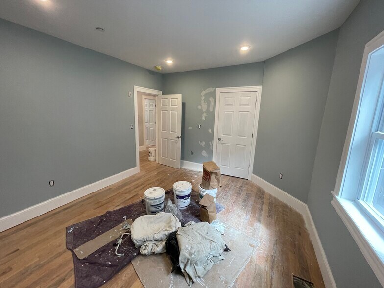 Building Photo - 158 Morrison Ave