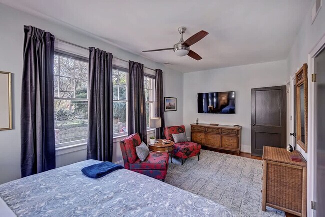 Building Photo - 518 Lamar Ave