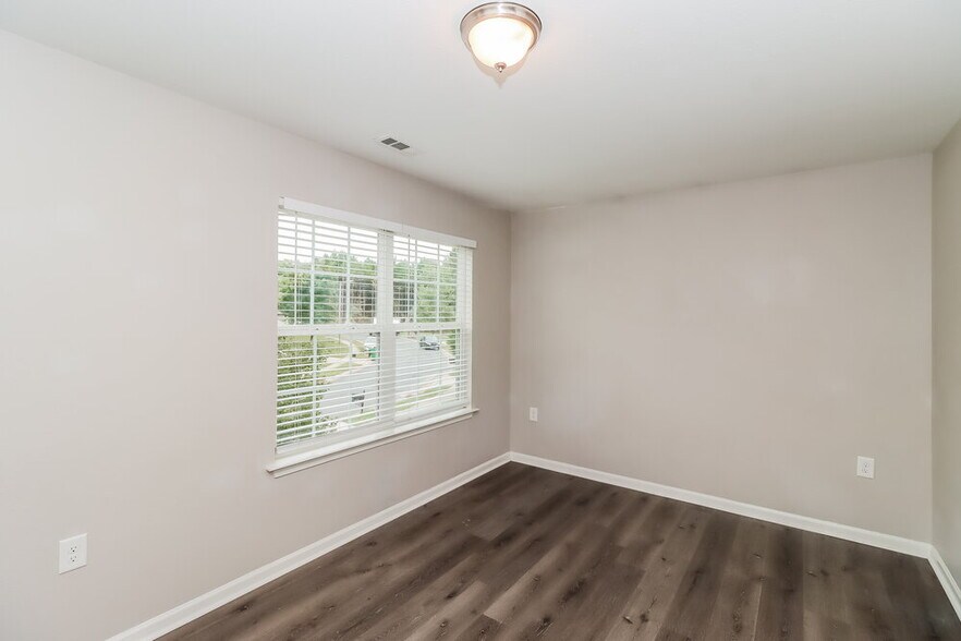 Building Photo - 6225 Summerour Place