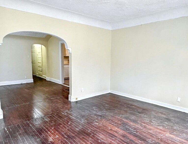 Building Photo - 3743 W Grand St