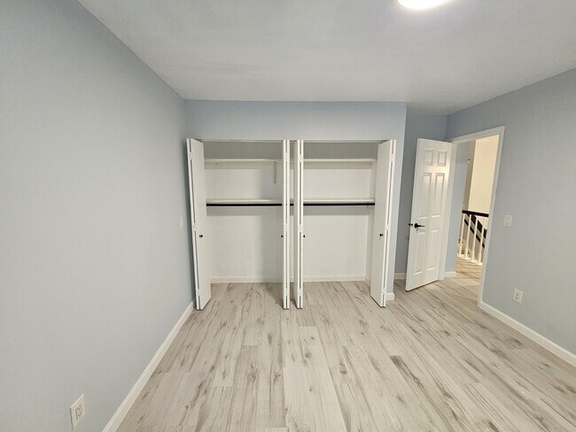Building Photo - 35 Summercreek Dr