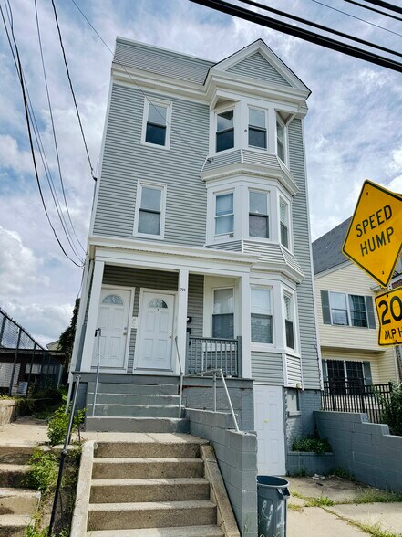 Building Photo - 724 S 18th St