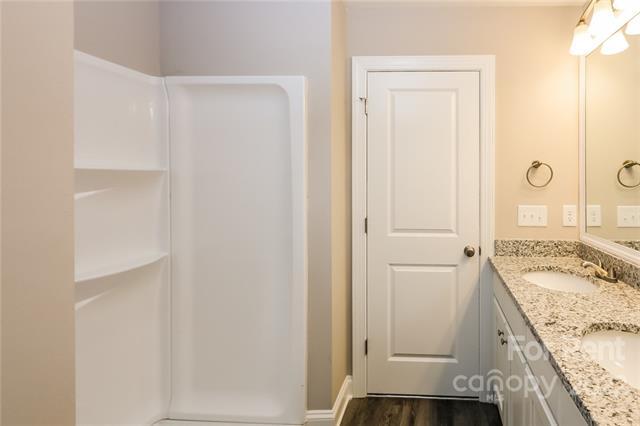 Building Photo - 1 Hickory St SW