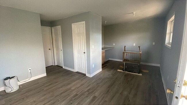 Building Photo - 1107 N State St