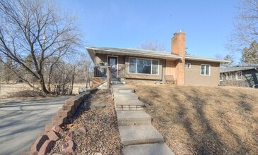 Building Photo - Charming 3-Bed, 1-Bath Home for Rent Near St Marys Hospital!