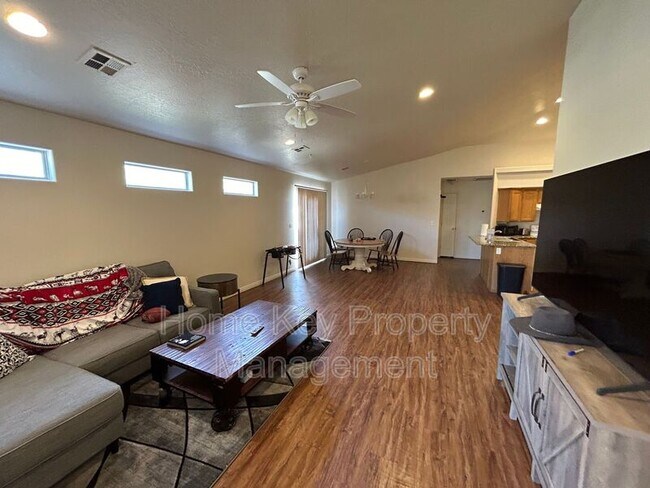 Building Photo - 2056 E Middleton Dr