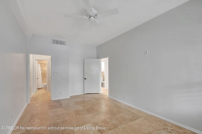 Building Photo - 218 Worth Ave