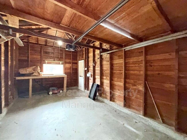 Building Photo - 4215 NW Lavina St