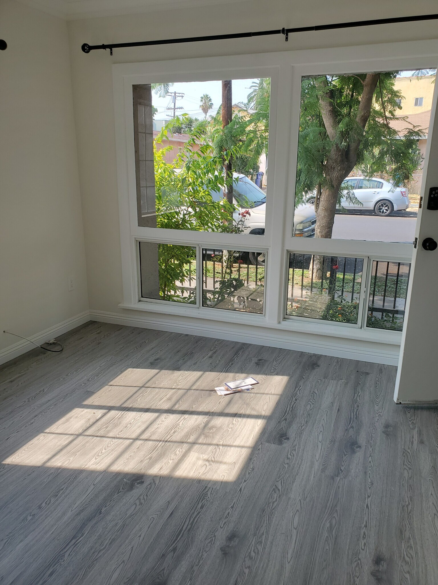 Building Photo - 5306 Romaine Street