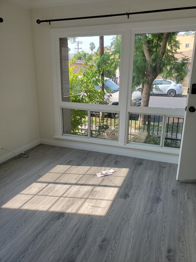 Building Photo - 5306 Romaine Street