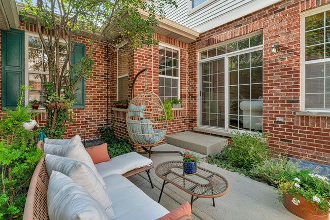 Building Photo - 18568 W Point Dr