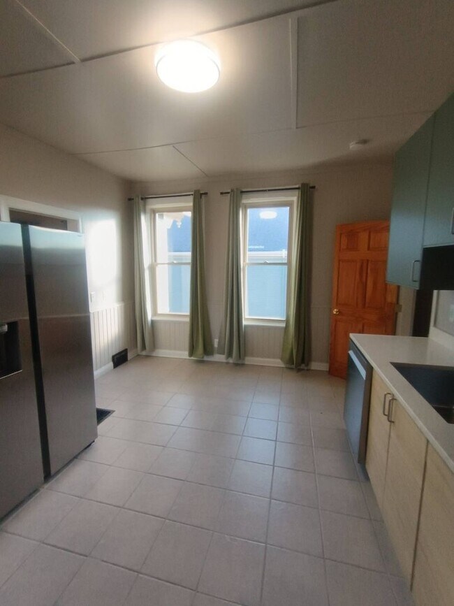 Building Photo - 2035-2037 N Buffum St