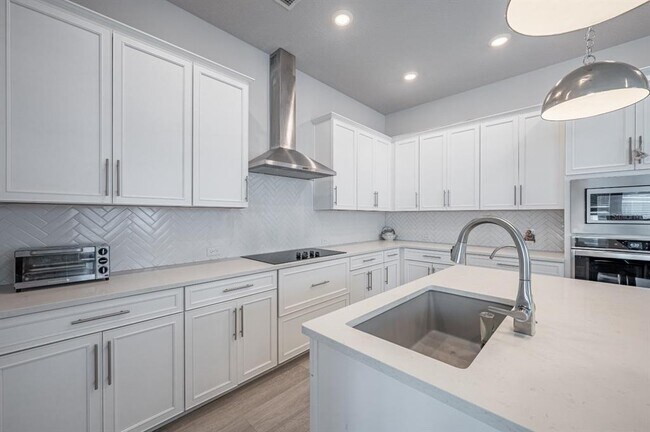 Building Photo - 2400 Ezzell Ct