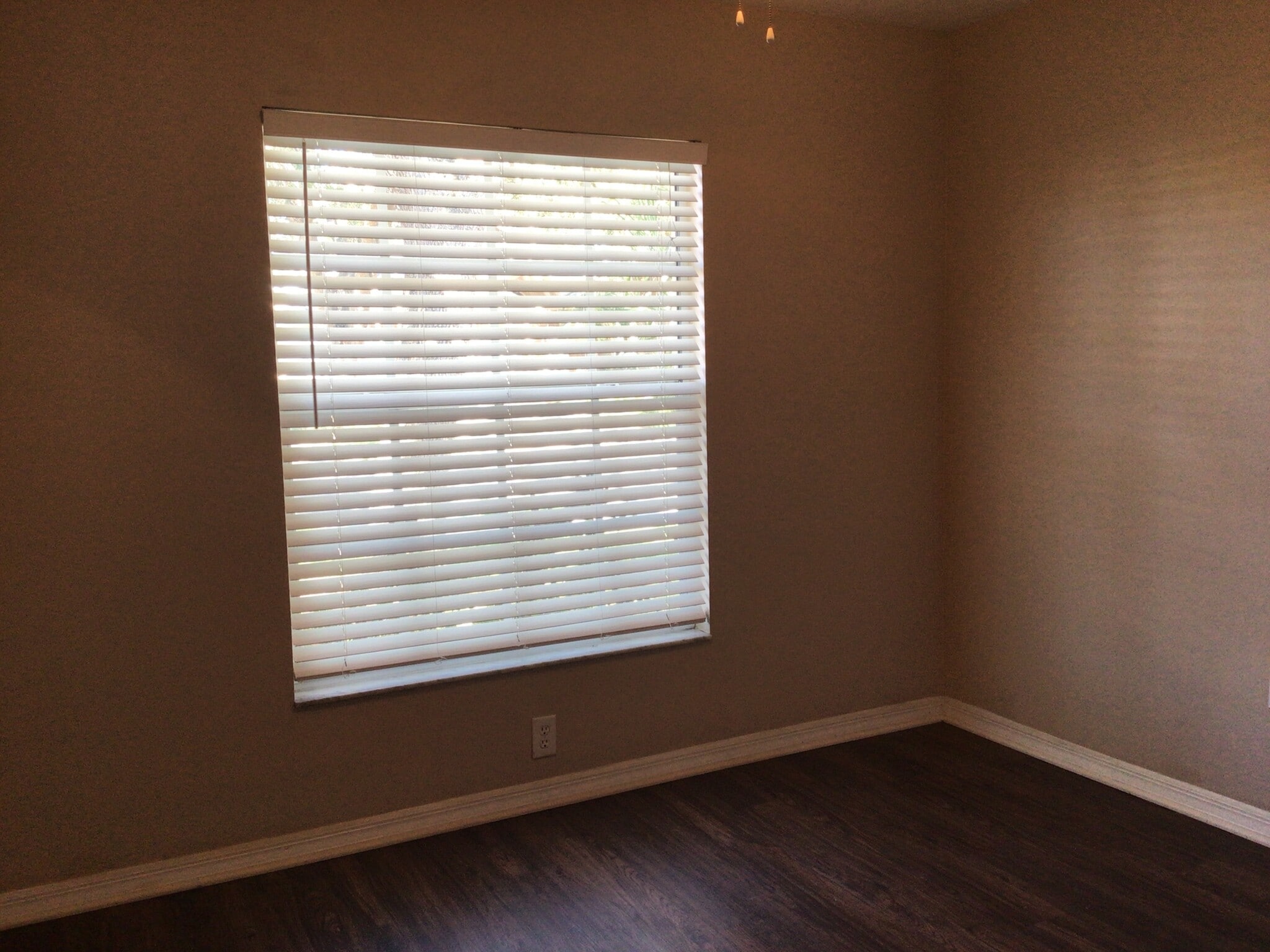 Building Photo - 2016 Cattleman Dr