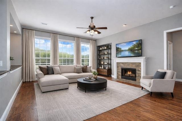Building Photo - 6212 Meadowcrest Ln