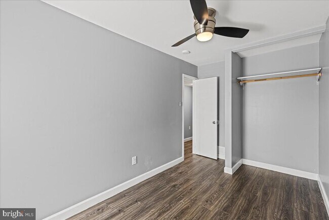 Building Photo - 148 Chelsea Cir