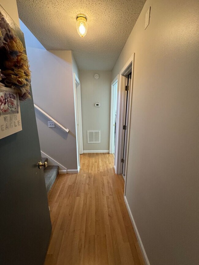 Building Photo - Beautiful 3 Bedroom 2 Bath Home Close to I-20.