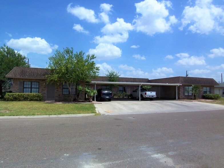 Building Photo - 131 Las Palmas St