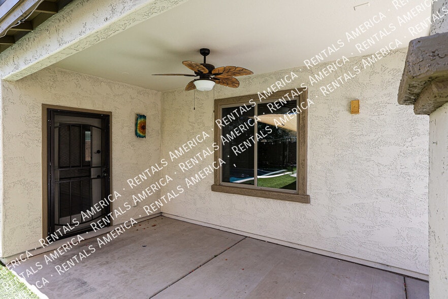 Building Photo - 7045 S Legend Dr