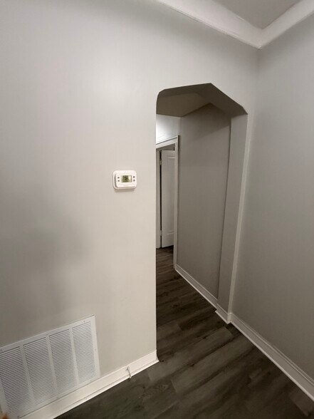 Building Photo - 8434 S Drexel Ave