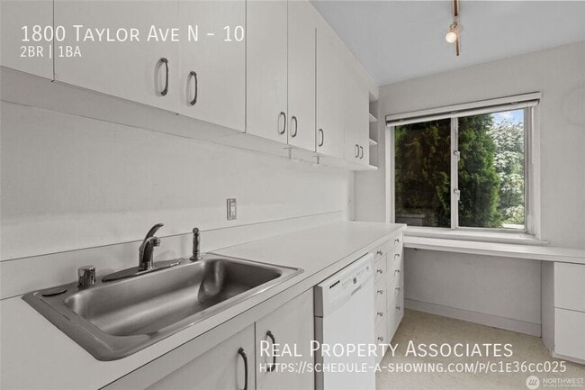 Building Photo - 1800 Taylor Ave N