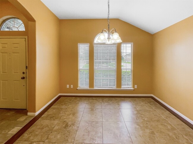 Building Photo - 9303 Daisy Cove Ln