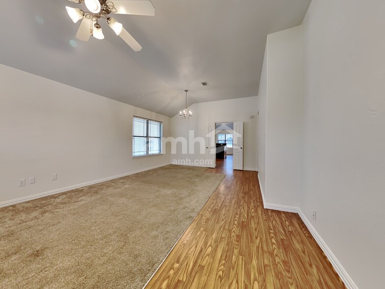 Building Photo - 7253 Tin Star Dr