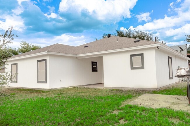 Building Photo - 10620 Porfirio Dr