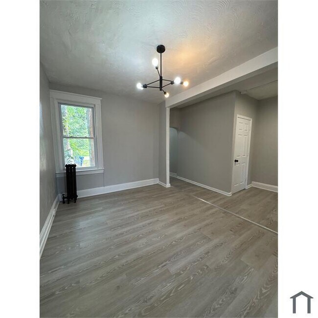 Building Photo - 3 Bedroom with Basement
