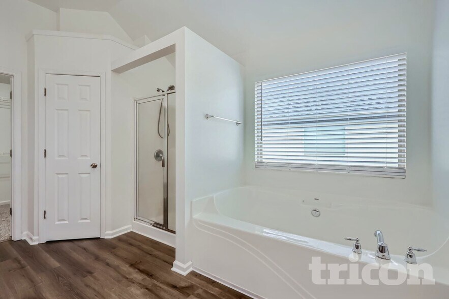 Building Photo - 5732 Barrington Run