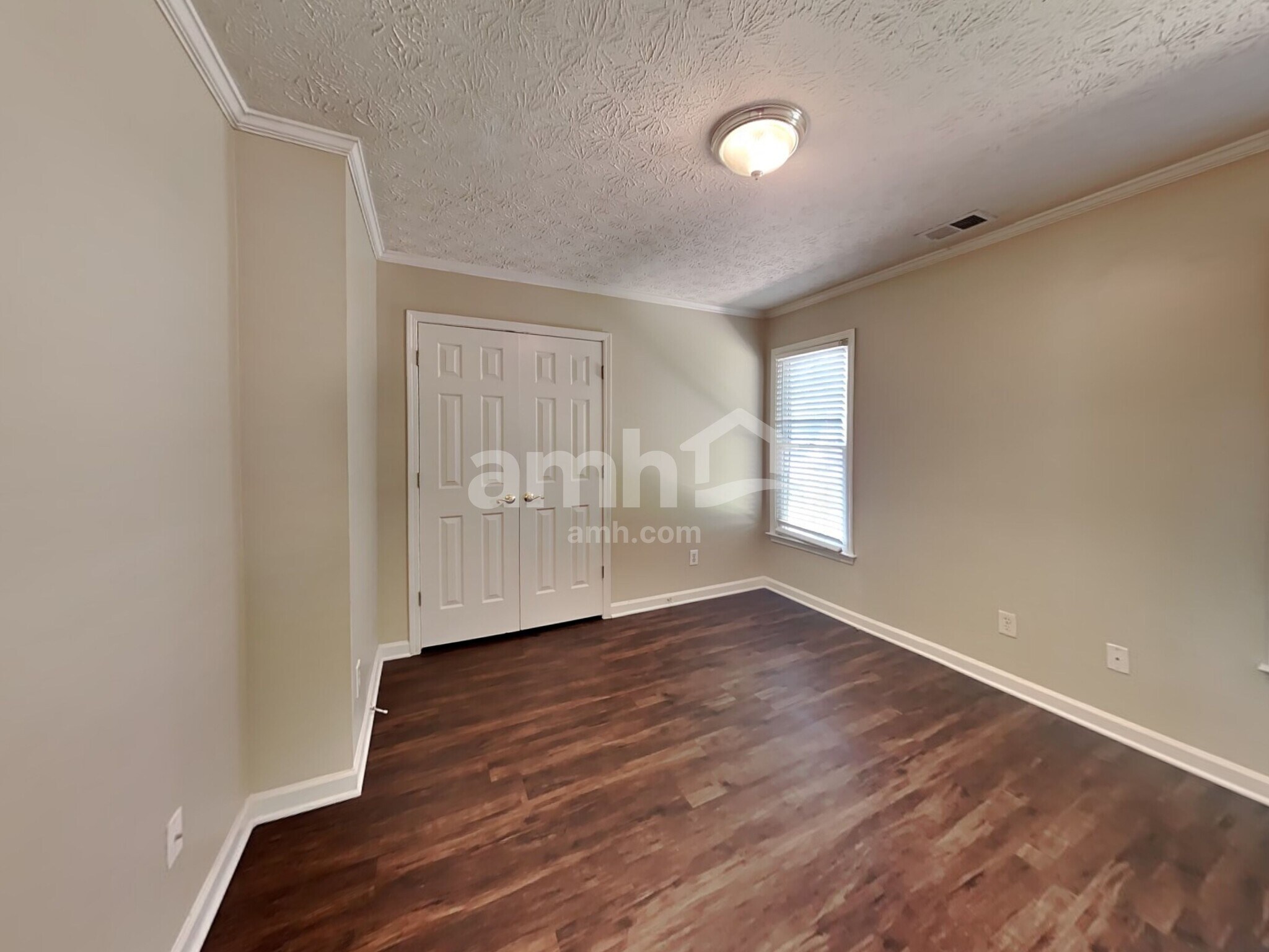 Building Photo - 4960 Hopeland Dr