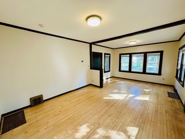 Building Photo - Charming 3-Bedroom Home in the Heart of So...